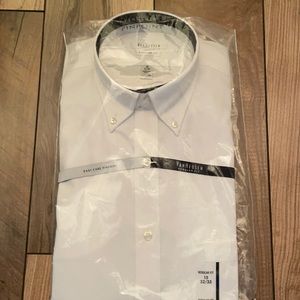 Van Heusen men’s regular fit  NWT white shirt. Great for weddings